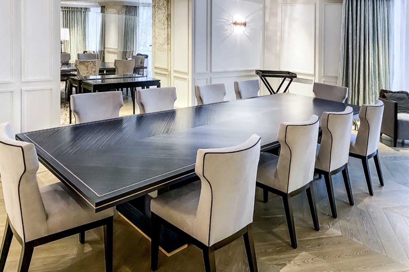 Sycamore & solid maple dining table | Knightsbridge